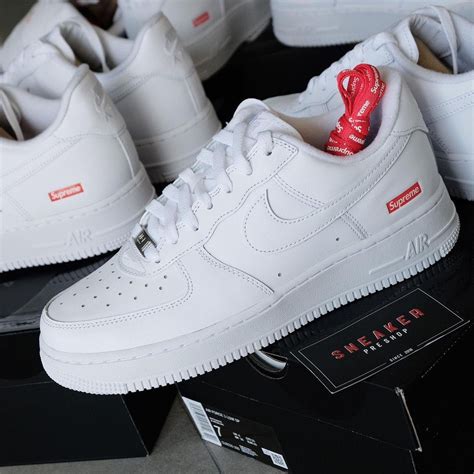 Nike Air Force 1 supreme white